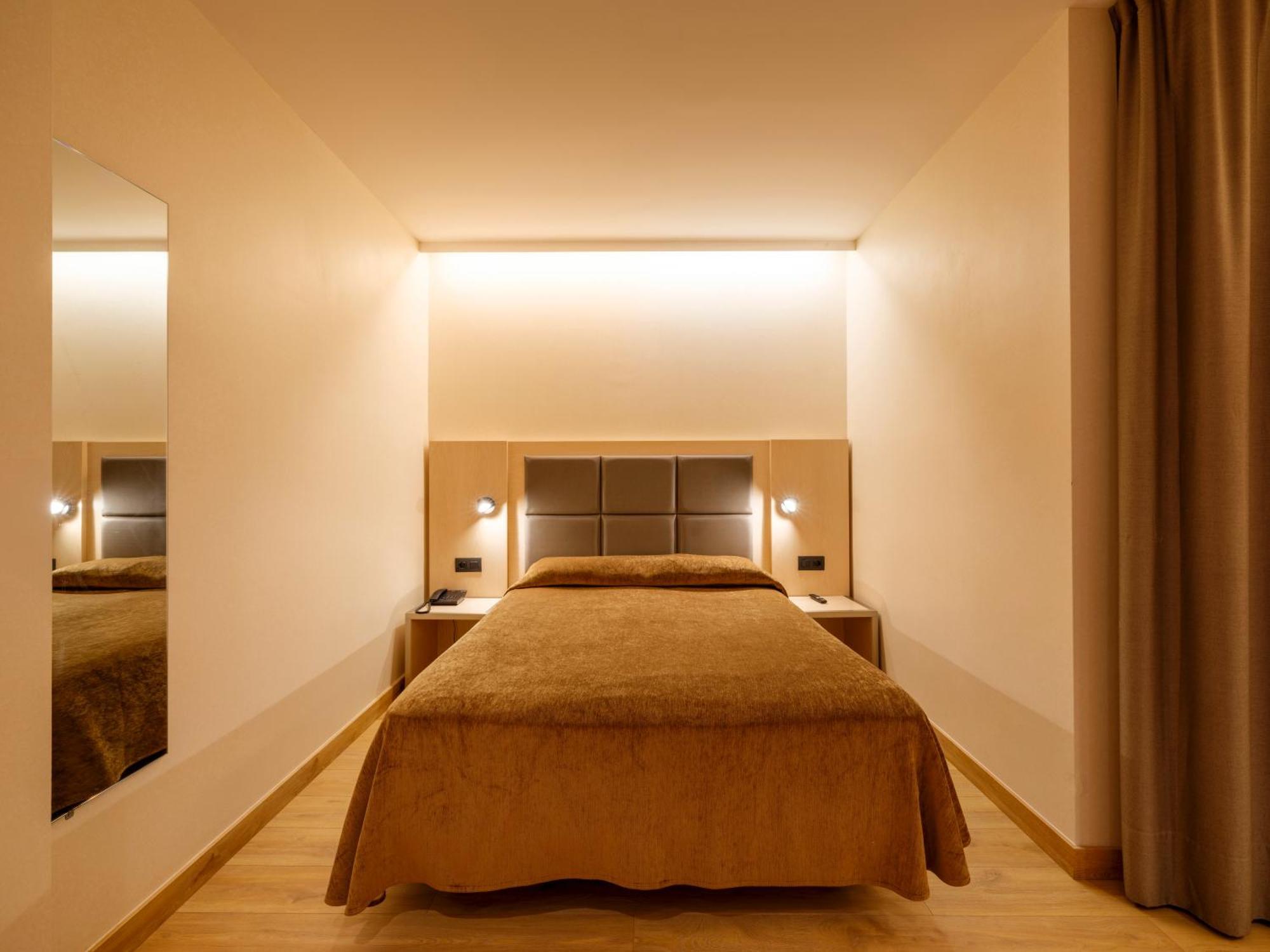 House Hotel
