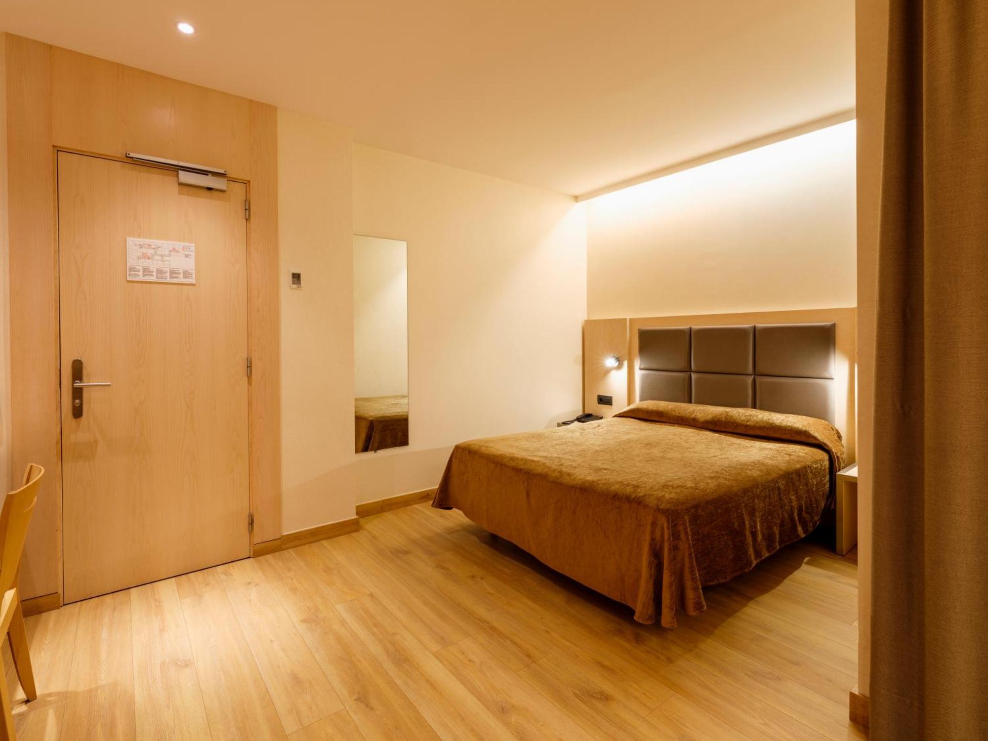 Hotel House 3*