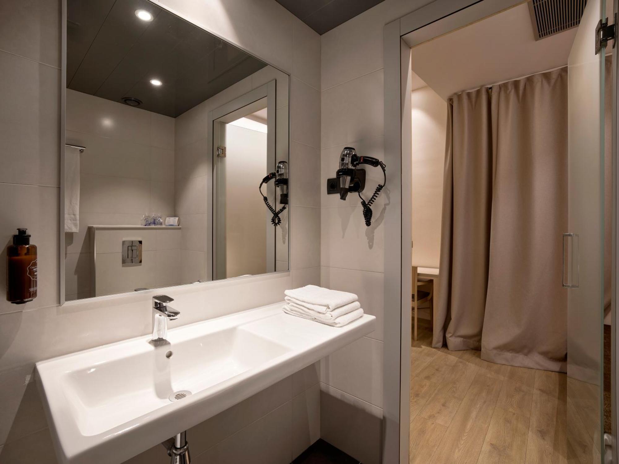 Hotel House 3*